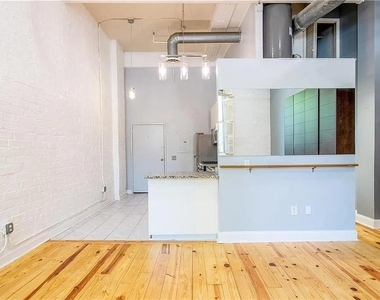 210 Walker Street Sw - Photo Thumbnail 9