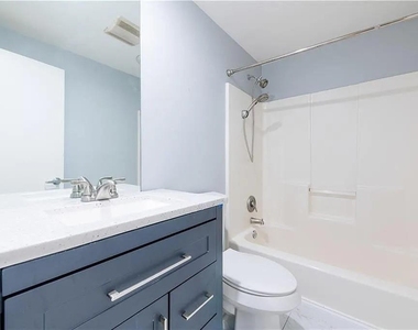 210 Walker Street Sw - Photo Thumbnail 10