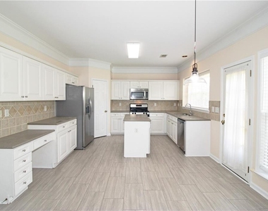 8155 Cavendish Place - Photo Thumbnail 14