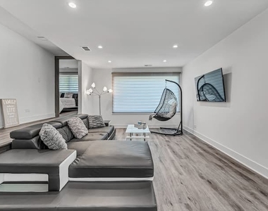 516 W Ida Court - Photo Thumbnail 5