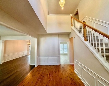 10920 Glenbarr Drive - Photo Thumbnail 1
