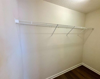 10920 Glenbarr Drive - Photo Thumbnail 21
