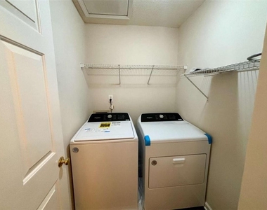 10920 Glenbarr Drive - Photo Thumbnail 24