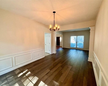 10920 Glenbarr Drive - Photo Thumbnail 3