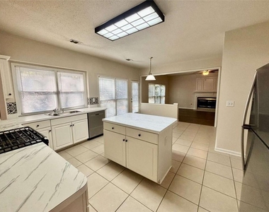 10920 Glenbarr Drive - Photo Thumbnail 8
