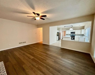 10920 Glenbarr Drive - Photo Thumbnail 7
