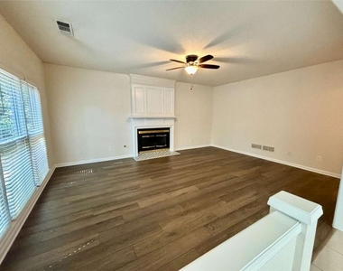 10920 Glenbarr Drive - Photo Thumbnail 5