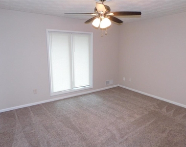 626 Indian Hills Parkway - Photo Thumbnail 15