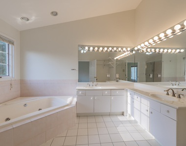 3125 Lake Avenue - Photo Thumbnail 9