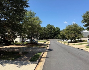 6245 Smoke Ridge Lane - Photo Thumbnail 15