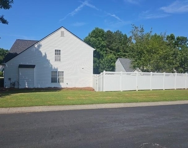 202 Woodland Way - Photo Thumbnail 2