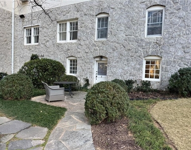 2544 Peachtree Road Nw - Photo Thumbnail 8