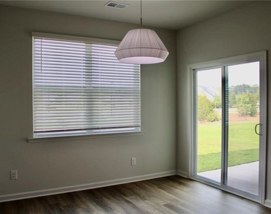 102 Fremont Lane - Photo Thumbnail 4