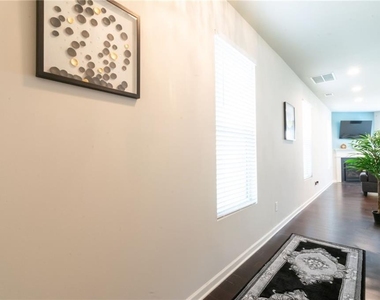 576 Dasheill Lane - Photo Thumbnail 6