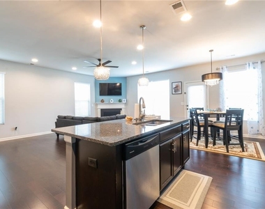 576 Dasheill Lane - Photo Thumbnail 10