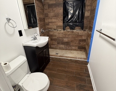 6125 S Champlain Avenue - Photo Thumbnail 5