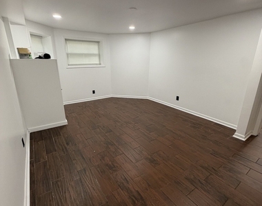 6125 S Champlain Avenue - Photo Thumbnail 1