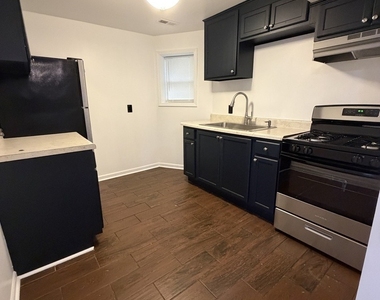 6125 S Champlain Avenue - Photo Thumbnail 4