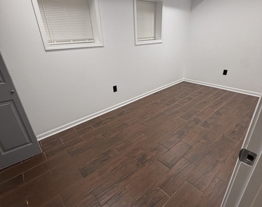 6125 S Champlain Avenue - Photo Thumbnail 6