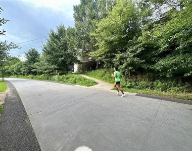 821 Ralph Mcgill Boulevard Ne - Photo Thumbnail 26