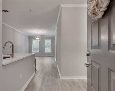 821 Ralph Mcgill Boulevard Ne - Photo Thumbnail 2