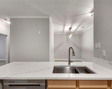 821 Ralph Mcgill Boulevard Ne - Photo Thumbnail 8