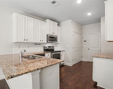 10139 Benton Woods Drive - Photo Thumbnail 6