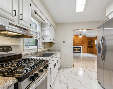 226 Latrobe Avenue - Photo Thumbnail 4