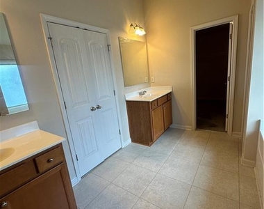 571 Collingsworth Lane - Photo Thumbnail 12