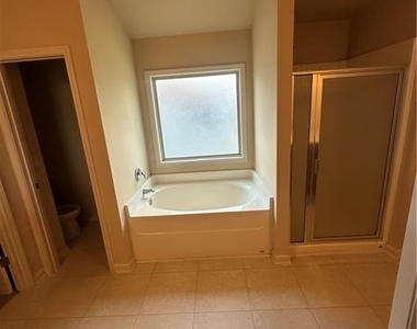 571 Collingsworth Lane - Photo Thumbnail 11