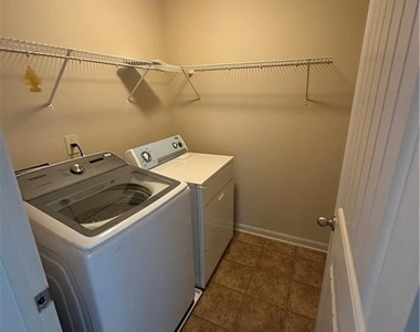 571 Collingsworth Lane - Photo Thumbnail 13