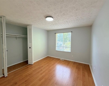 4421 Hopkins Lake Drive - Photo Thumbnail 17