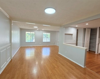 4421 Hopkins Lake Drive - Photo Thumbnail 3