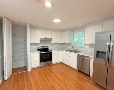 4421 Hopkins Lake Drive - Photo Thumbnail 6