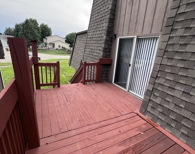 1637 Sheffield Drive - Photo Thumbnail 2