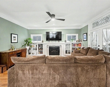 324 Brooks Avenue Ne - Photo Thumbnail 7