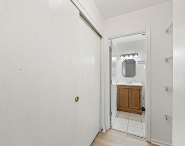 1420 Stonebridge Circle - Photo Thumbnail 8