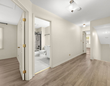 1002 Hobson Drive - Photo Thumbnail 16