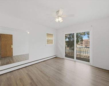 7709 W Marwood Avenue - Photo Thumbnail 13
