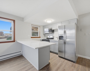 7709 W Marwood Avenue - Photo Thumbnail 3