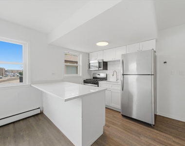 7709 W Marwood Avenue - Photo Thumbnail 8