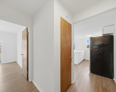 7709 W Marwood Avenue - Photo Thumbnail 18