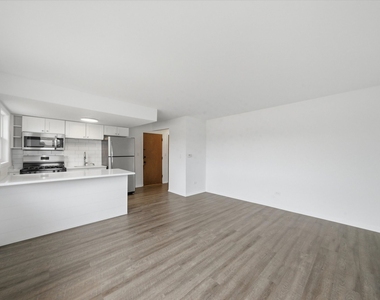 7709 W Marwood Avenue - Photo Thumbnail 7