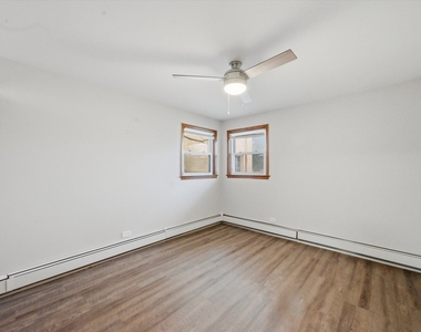 7709 W Marwood Avenue - Photo Thumbnail 5