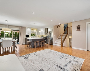 1060 Judy Drive - Photo Thumbnail 3