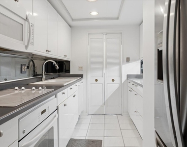 155 N Harbor Drive - Photo Thumbnail 7