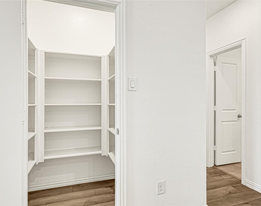 31422 Vineyard Creek Drive - Photo Thumbnail 28