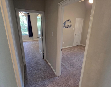 142 Mayfield Drive - Photo Thumbnail 16