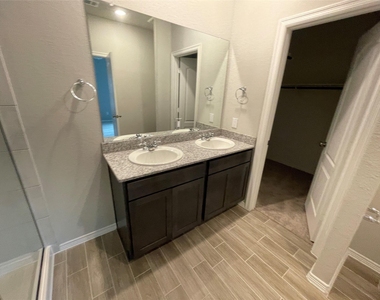 954 Redinger Ridge Drive - Photo Thumbnail 2