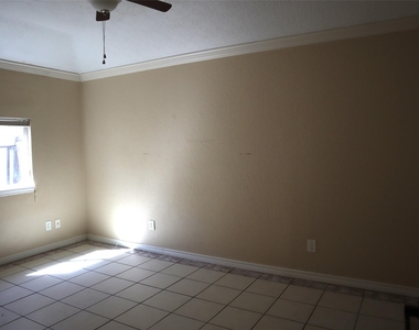 6319 Langham Way - Photo Thumbnail 4